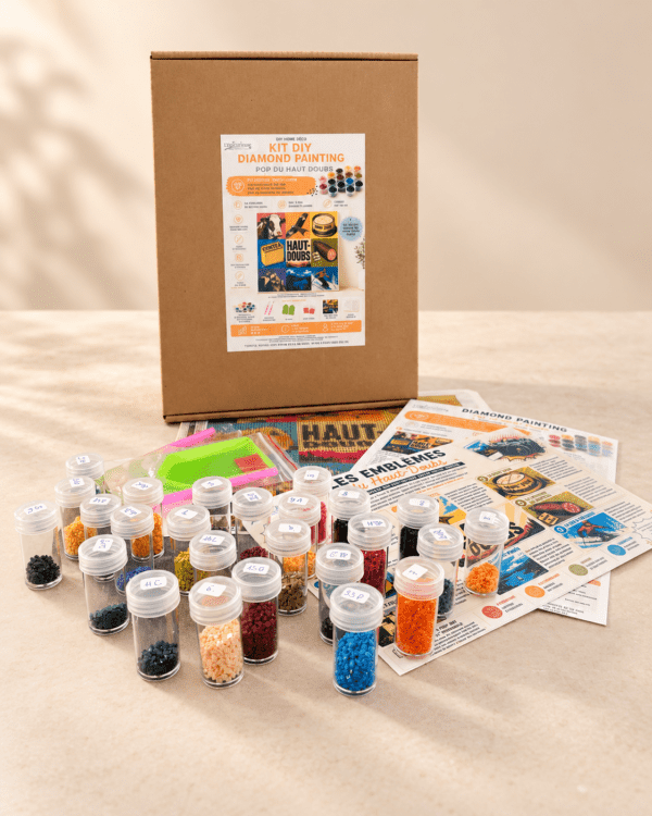 Kit Diamond Painting Haut-Doubs Pop avec toile, diamants carrés et accessoires