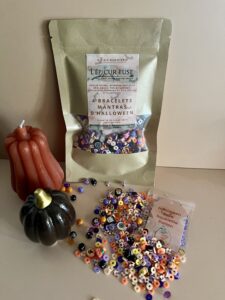 Kit DIY Bijoux Édition Limitée Halloween – Pochette kraft avec perles colorées